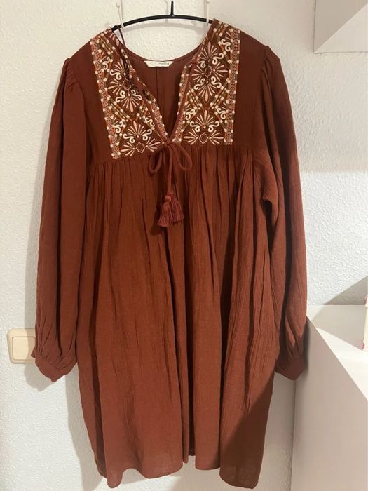 Жіноча лляна обʼємна сукня-вишиванка  для вагітних zara сукня з обʼємними рукавами