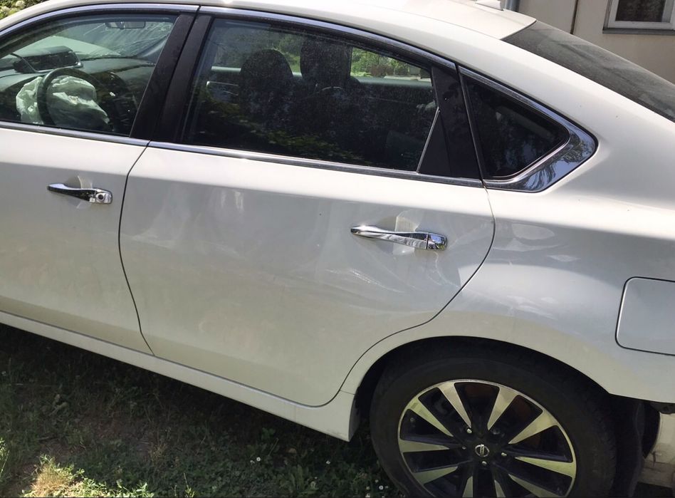 Двері Nissan Altima 2016 2017 2018
