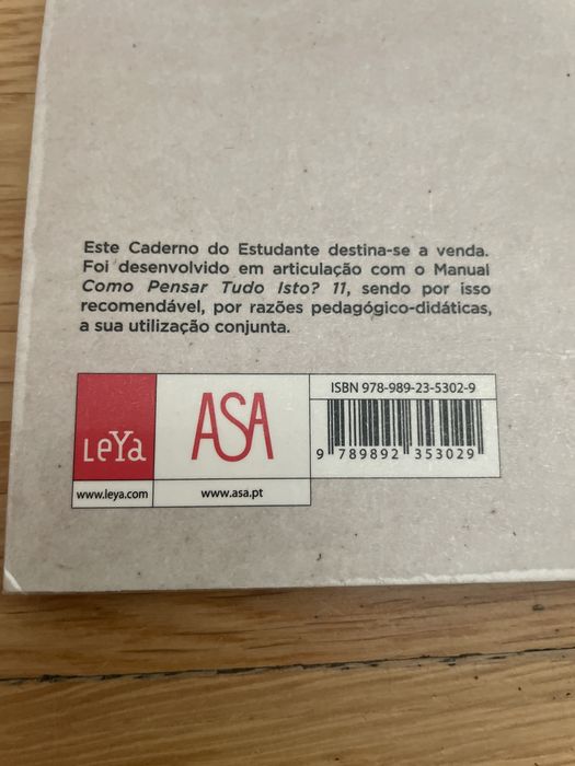Caderno de estudante de filosofia de 11.ºano