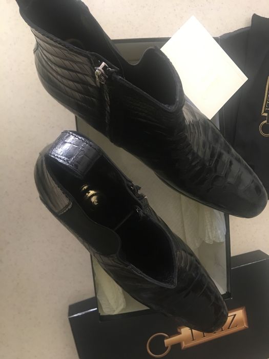 Фееричные фешенебельные сапоги челси ботинки крокодил аллигатор  Zilli