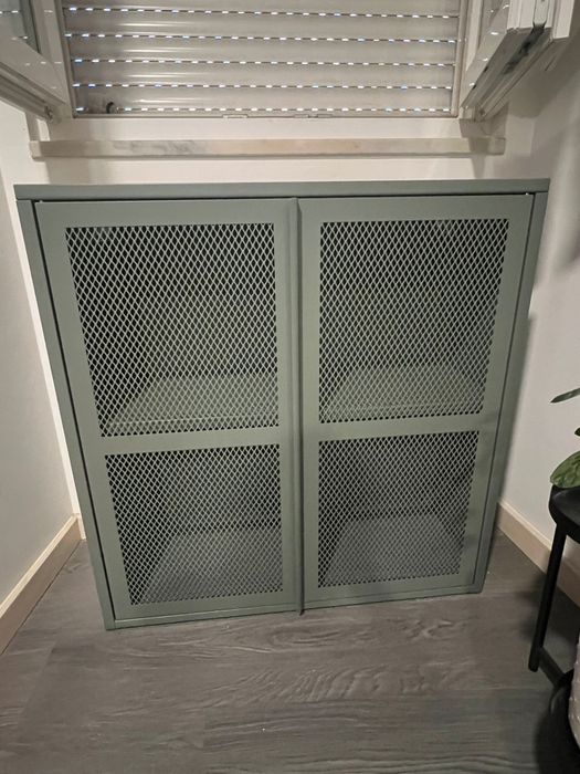 Móvel IKEA metálico verde