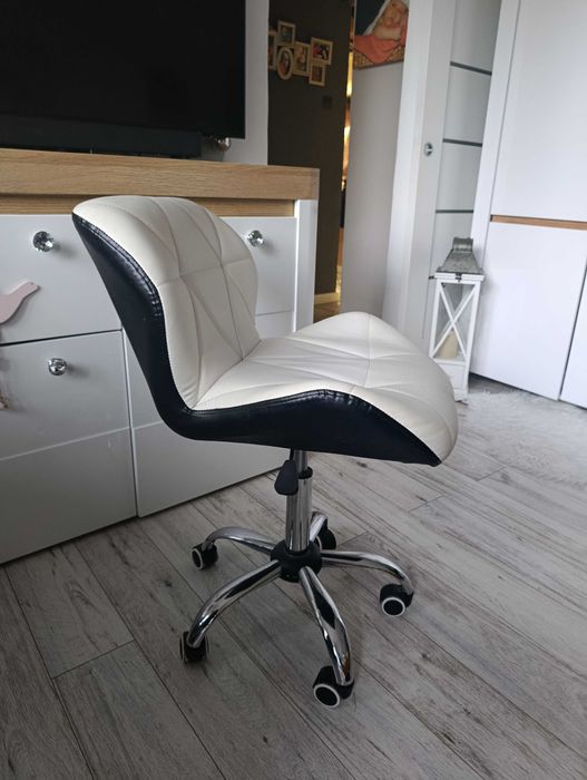 Piękne krzesło Glamour, fotel biurkowy