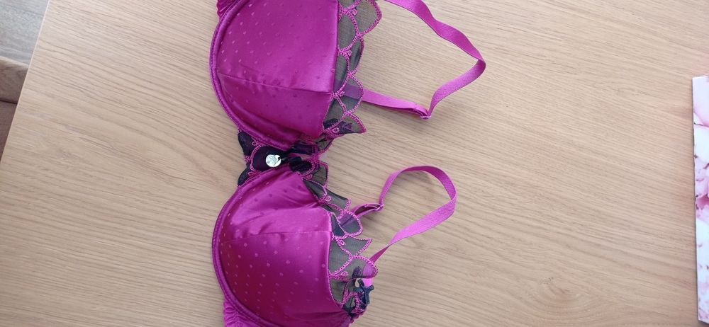 Biustonosz Marilyn poupee nowy 70e