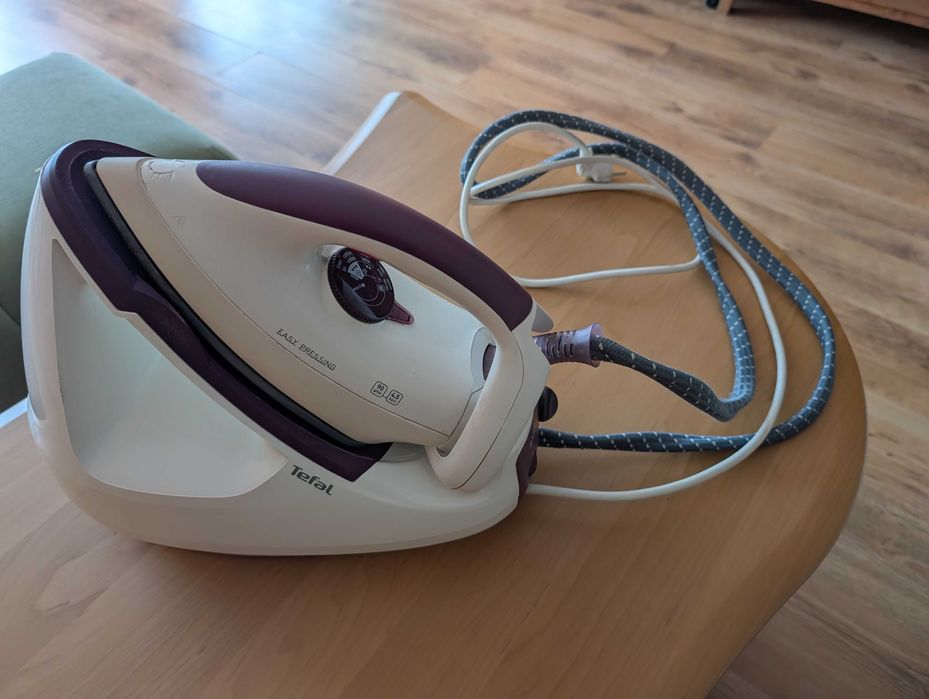Stacja parowa Tefal GV5230 - uszkodzona