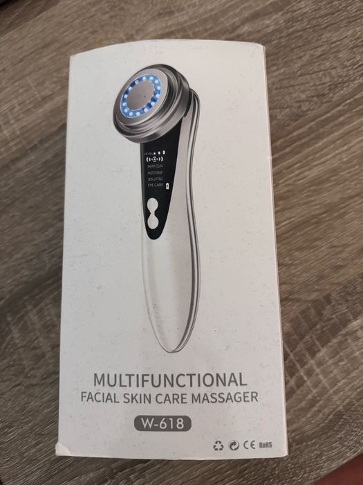 Massageador Facial 7-em-1 EMS e Fototerapia - Como Novo