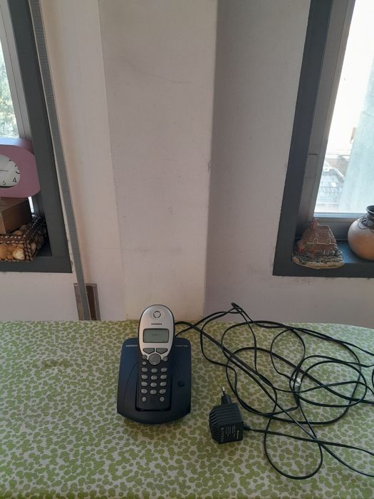 Vendo Telefone Portátil SIEMENS muito bonito em bom estado
