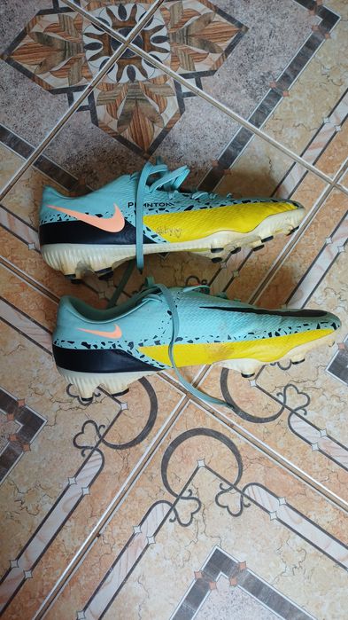 Футбольні бутси Nike Phantom