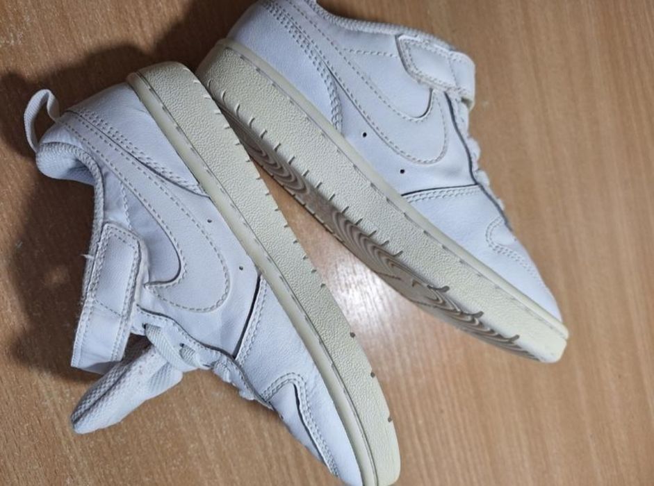 Кросівки Nike  білого кольору