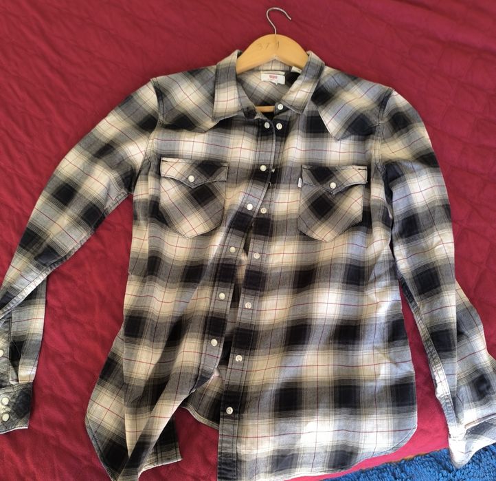 Camisa Levis L, impecável