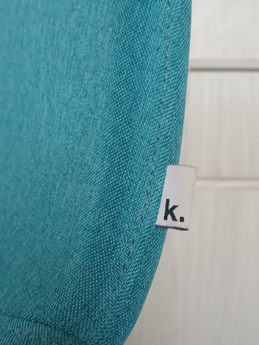 Krzesło Konsimo niebieskie wygodne do jadalni salonu design fotel