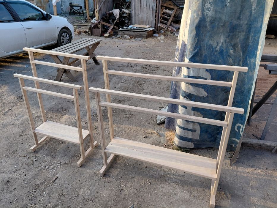 Вішачок підлоговий дерев'яний. Стійка для одягу