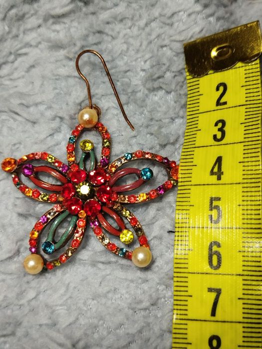 Прикраси. Набір: намисто і сережки.