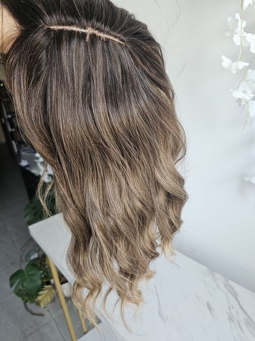 Tupet topper brąz blond sombre Sofi fale z grzywką 40 cm naturalny efekt zagęszczenie włosów