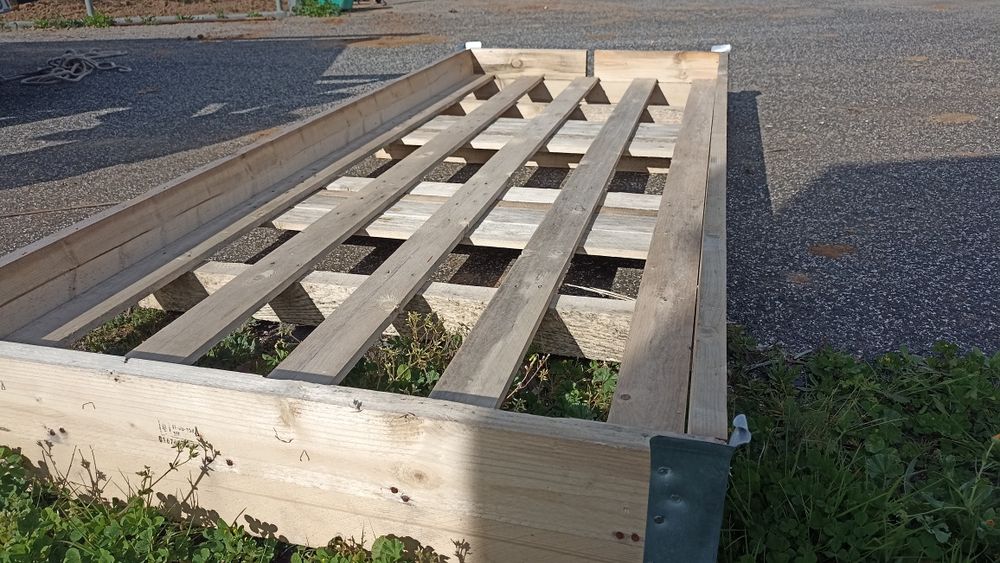 Caixa / Palete grande 2,5 mts