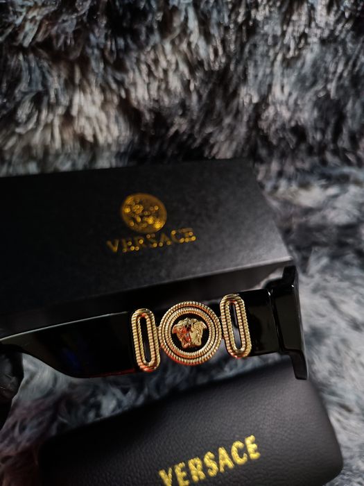 Óculos de Sol Retangulares PREMIUM – Total Black & Dourado (Full Set)