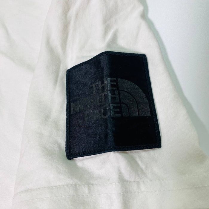 Футболка The North Face