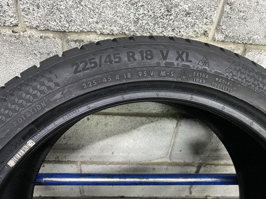 Зимові шини 225/45 R18 (95V) CONTINENTAL