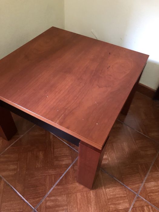 Mesa de centro em cerejeira