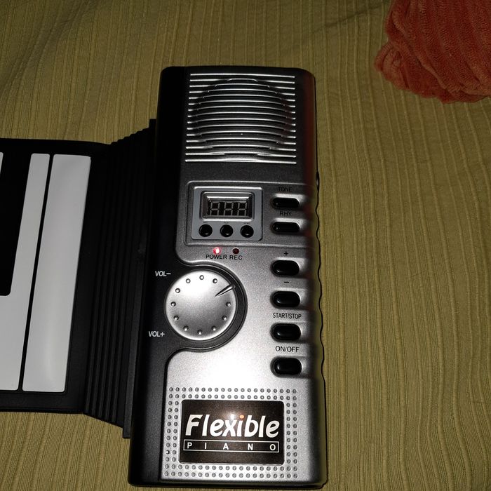 Vendo Teclado com 61 teclas
