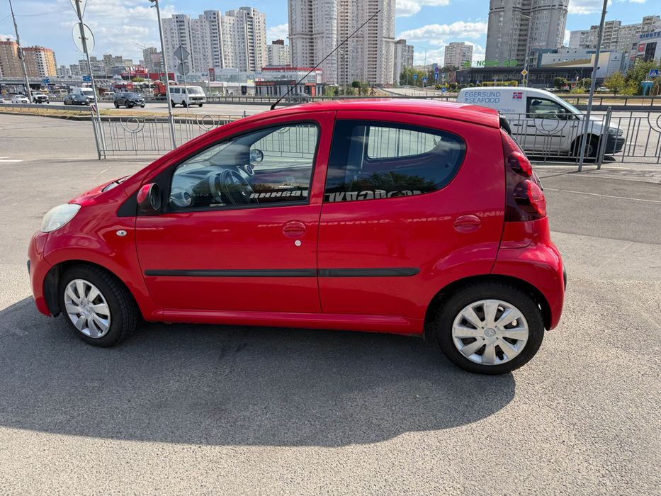 Авто PEUGEOT 107