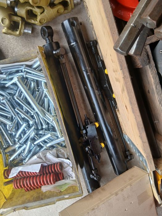 Silownik hydrauliczny cylinder z zamkiem bezpieczeństwa