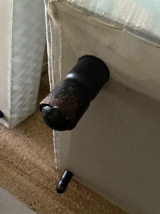 2 Somiers praticamente novos e respectivos colchões