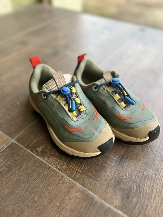 Кросівки    ZARA