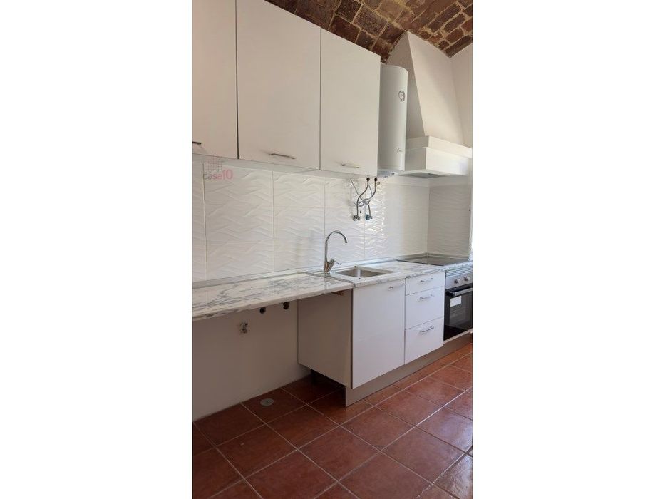 Arrenda-se apartamento T2 no Centro Histórico de Évora