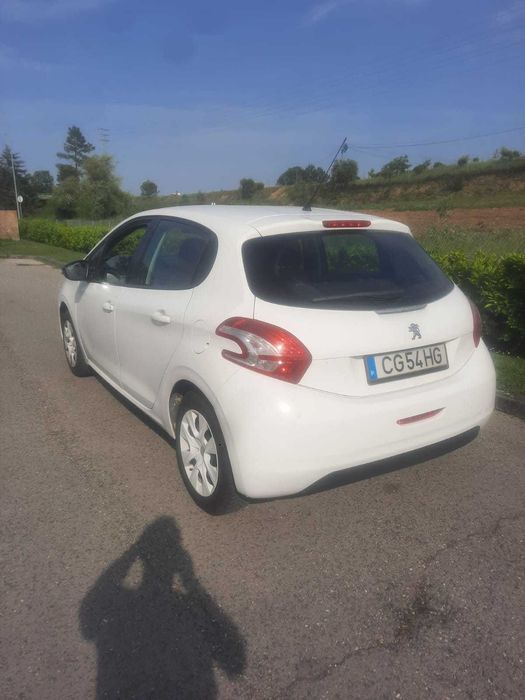 Peugeot 208 1000cc 2015