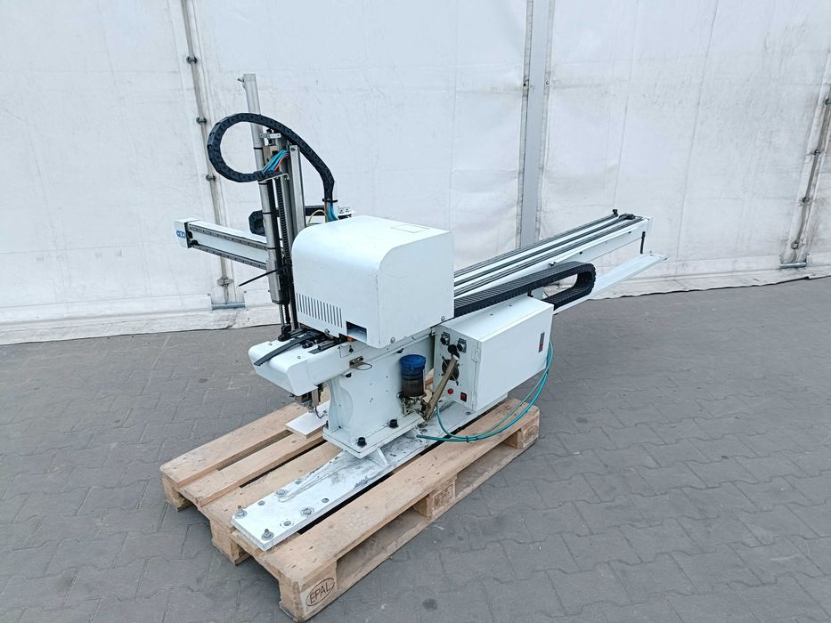 Robot kartezjański picker do wtryskarki manipulator chwytak podajnik