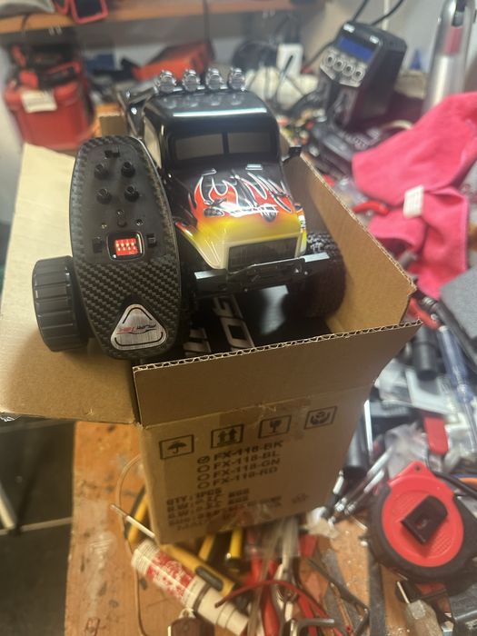 Scale furitek 1/18 novo