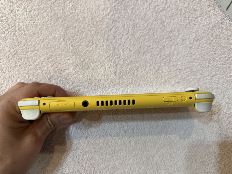 Nintendo Switch Lite Yellow