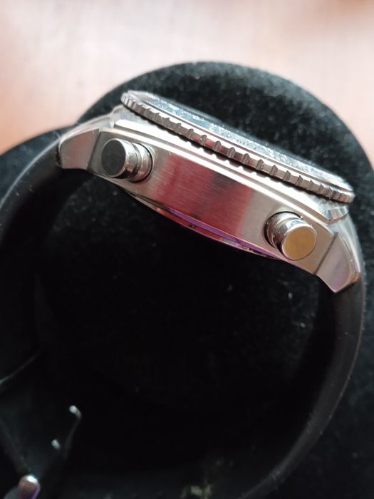 Продам наручний годинник