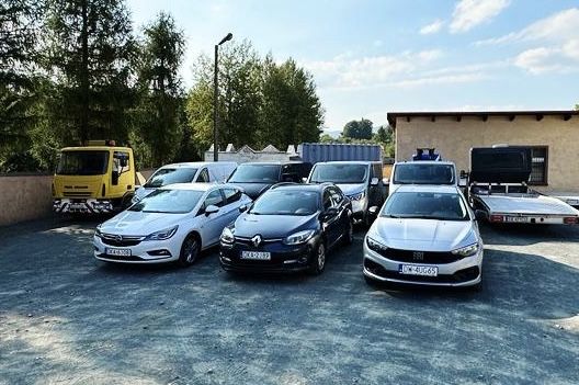 Wynajem wypożyczalnia samochodów busów osobowych busów dostawczych