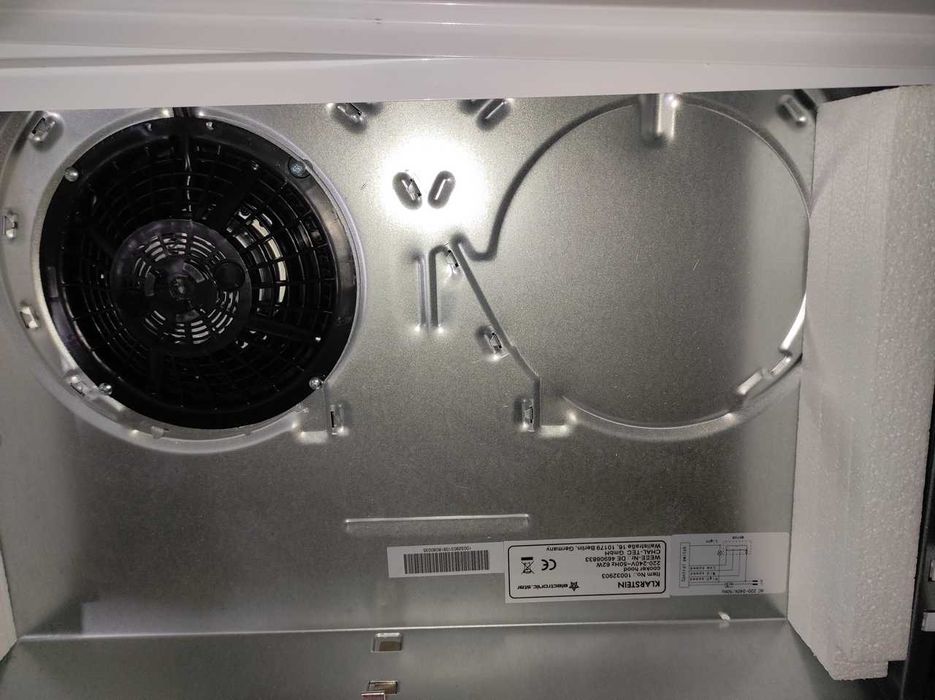 Витяжка вертикальна вбудована Klarstein Incognito 60 см, 250 м3/год