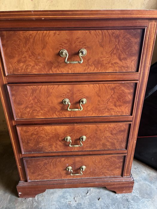 Mobilia de quarto nogueira