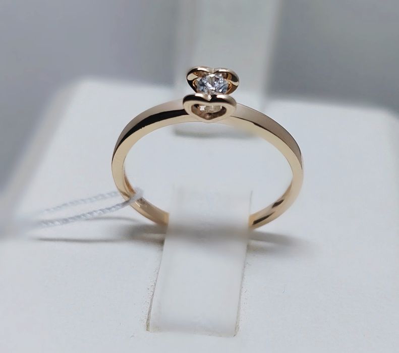 Золота каблучка "Love"  нова 585 проба