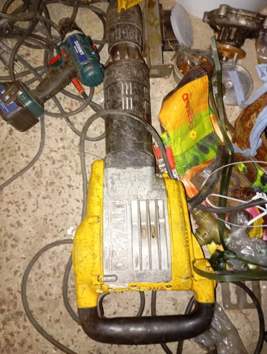 Продам DeWalt 25601. DeWalt 25700