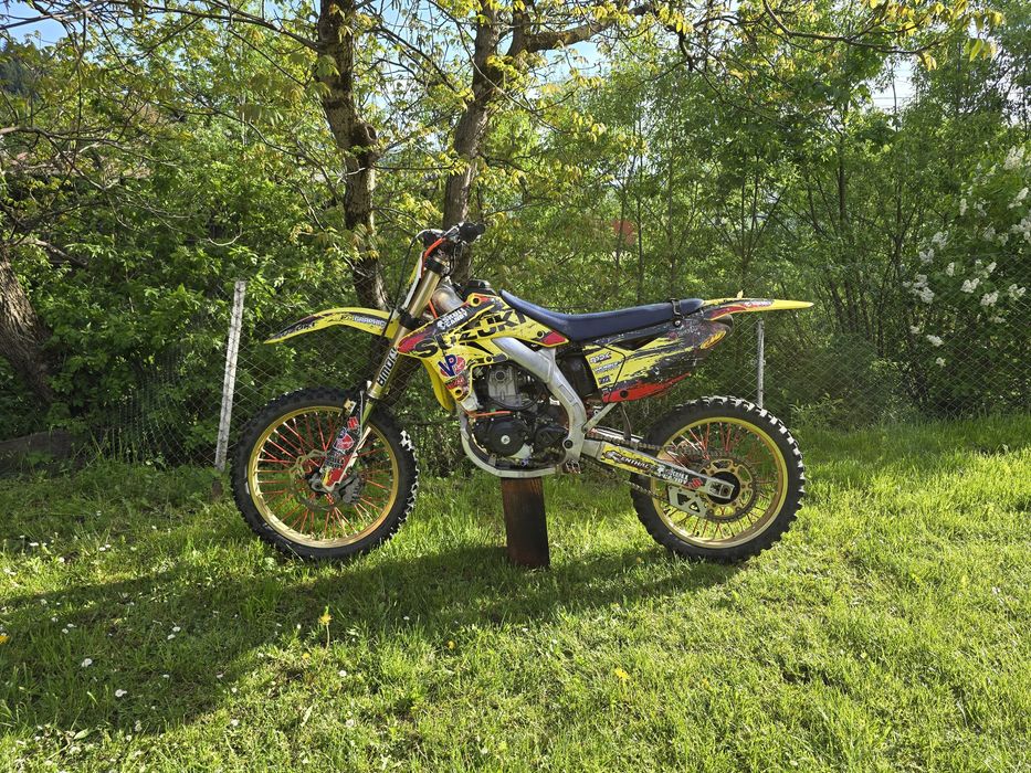 Suzuki RM-Z 250 із двигуном NC 250