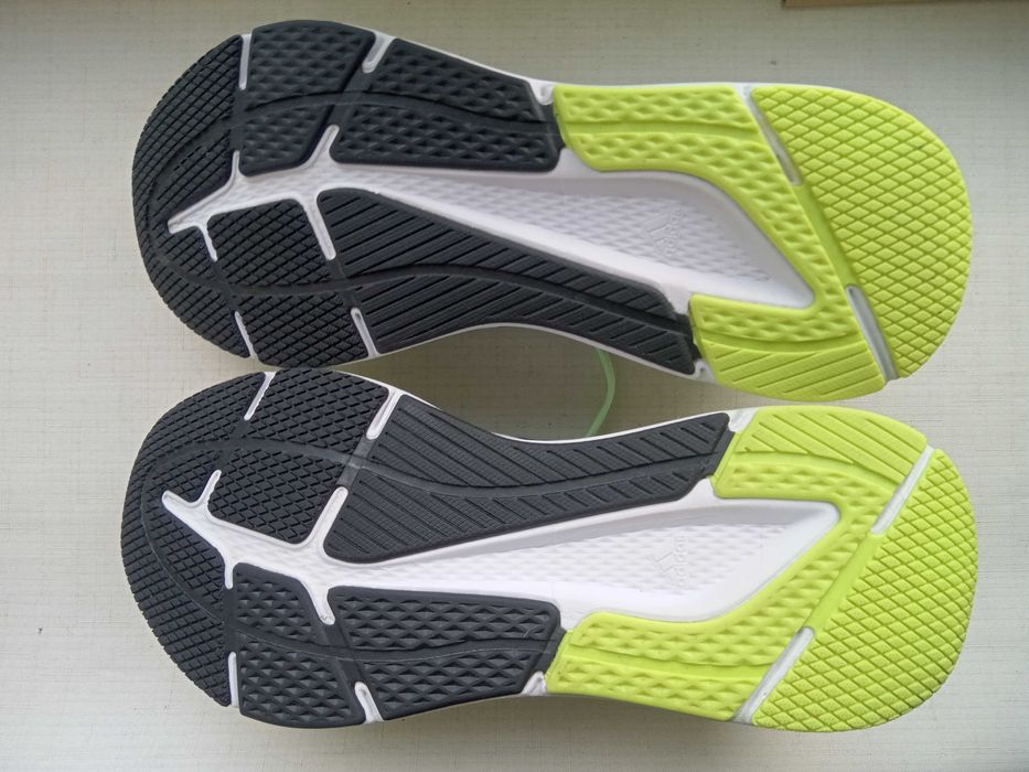 Buty Adidas Questar 2 r 43 1/3