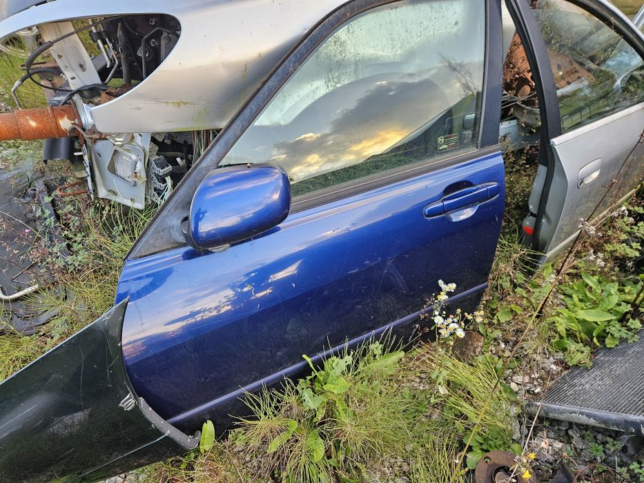 LEXUS IS200 99-   Drzwi PP  Prawe Przednie Lewe