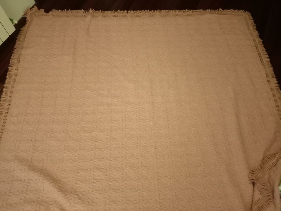 2 Colchas de cama cor Rosa e Branco