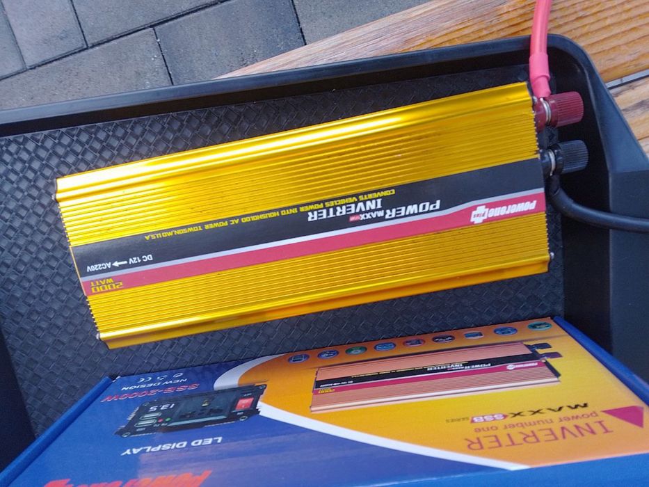 продам инвектор12-220w