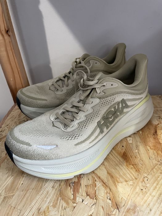 HOKA Bondi 9 сірі кросівки для бігу розмір 29  см ідеальний стан