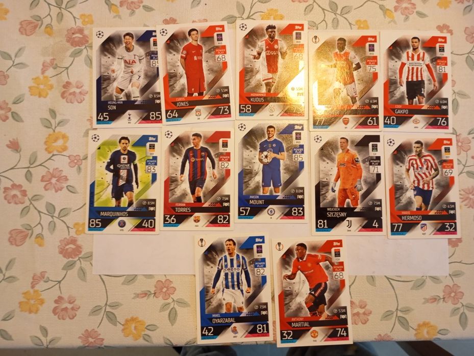 Conjunto de 12 cartas da Match Attax.