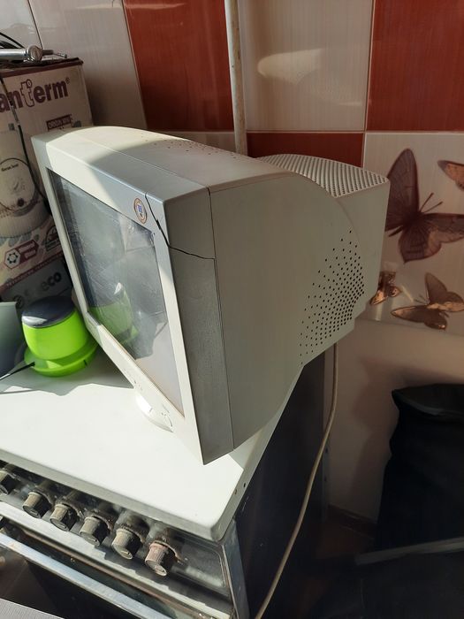 Монитор Samtron76BDF