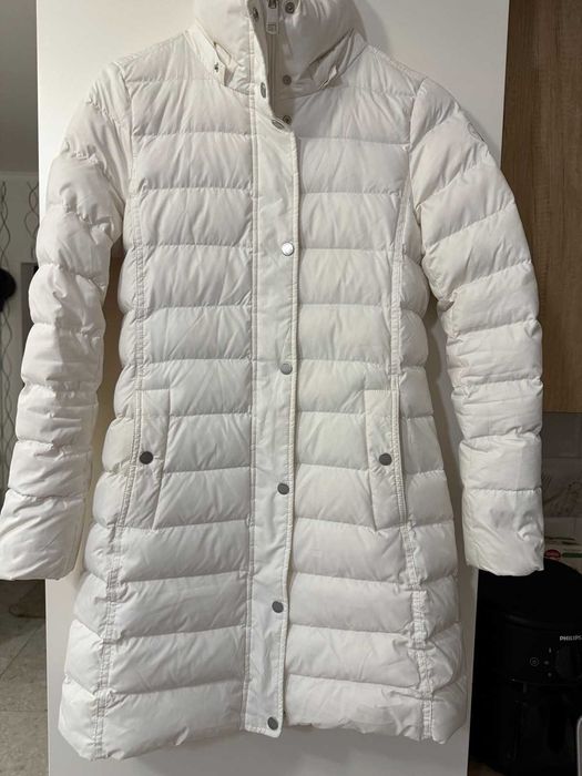 Куртка  белая фирма Tommy Hilfiger