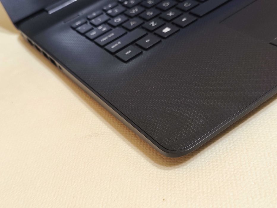 Ноутбук HP 17-BY1033DX 17,3 Core i5-8265U/16Gb/SSD 256Gb/Web