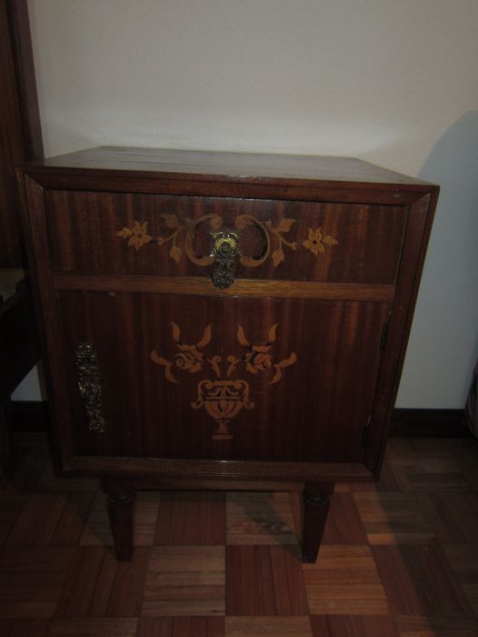 Mobília Nórdica- Cama, Móveis, Mesa de Cabeceira