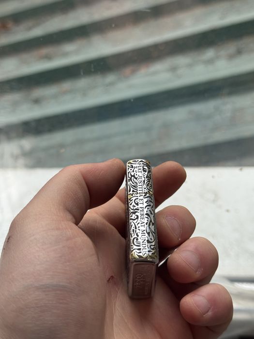 Оригінальна запальничка Zippo Constantine